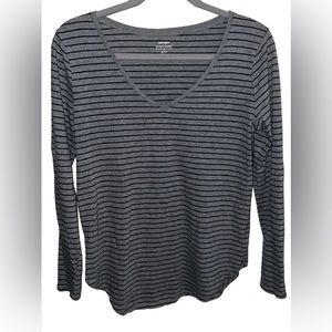 Old Navy Everywear Long Sleeve V-Neck